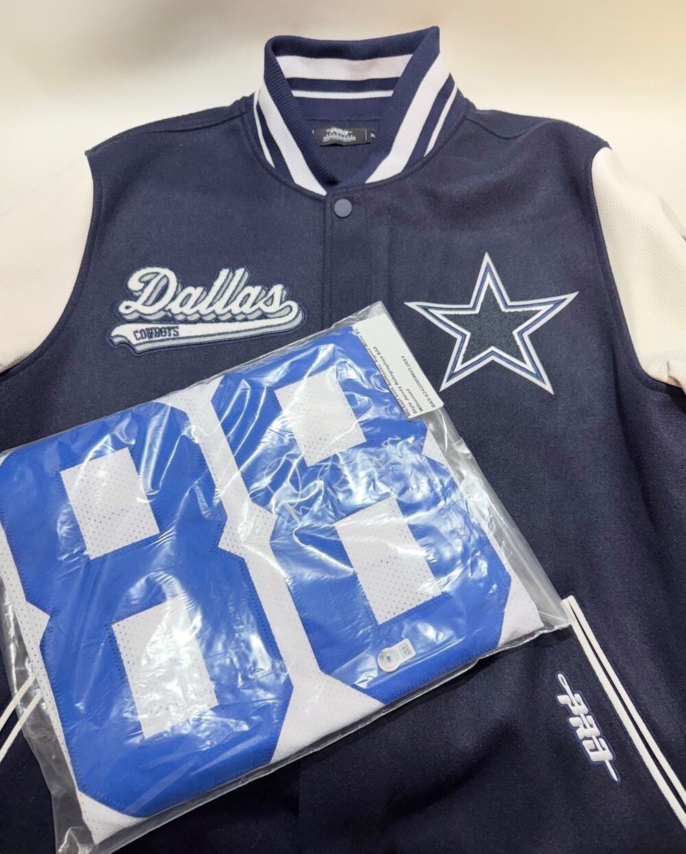 NWOT Pro Standard Cowboys Varsity Jacket XL & Michael Irvin Signed Jersey BAS CO